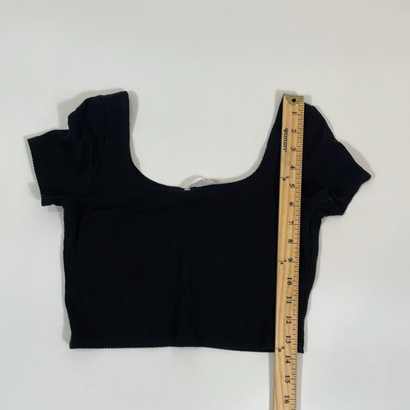 Reformation Jeans Tee Size S Black Ribbed Cropped Baby Tee EUC - Picture 6 of 8